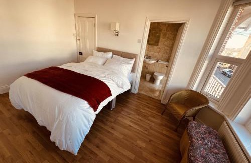 Boscombe Apartamento | Bournemouth Sandy Beach 8-12 max, 4 double beds, bunk bed, 2 foam floor mattress, 2airbed