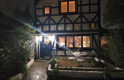 Boscombe Casa | Bournemouth secluded cottage 10mins walk to beach