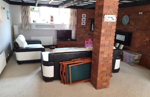 Boscombe Casa | Bournemouth secluded cottage 10mins walk to beach