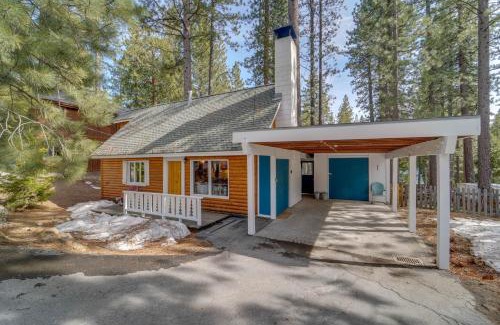 Kings Beach Casa | Boutique and Artsy Log Cabin in North Lake Tahoe!