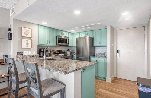 Cinnamon Shore Condominio | Boutique Beachfront Resort Condominium with Beach Boardwalk | Casa Condo 208