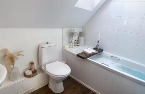 Kintbury Casa | Boutique Cottage in the Heart of Kintbury