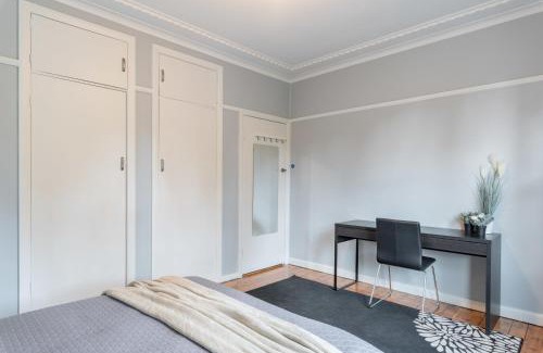 Carramar Casa | Boutique Double Room in Carramar - Close to Station & Shops - Shared Bathroom