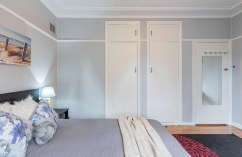 Carramar Casa | Boutique Double Room in Carramar - Close to Station & Shops - Shared Bathroom