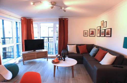 St. Dunstan's Apartamento | Boutique Home from Home
