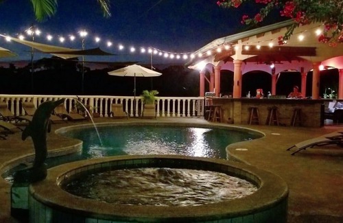 Tres Rios Apartamento | Boutique Hotel, 5 minutes from the beach, has 5 Villas, & is great for families.
