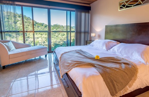 Garabito Cabina | Boutique hotel cabin with private rooftop and amazing views