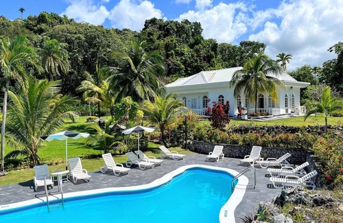 Port Antonio Apartamento | Boutique Hotel in Port Antonio, Jamaica! Comes with FREE Parking & Breakfast!