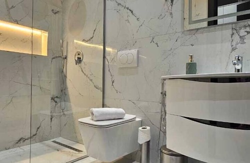 Shkoder Hotel | Boutique Hotel The Roots