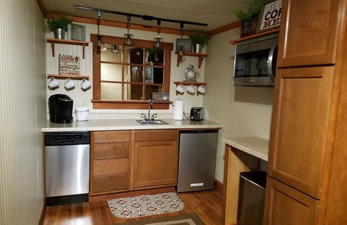 Logan Casa | The Hocking Hills Inn, Suite Garden