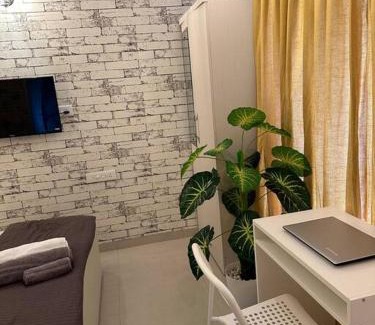 Koregaon Park Apartamento | Boutique Room in Koregaon Park. WiFi, Ac, Smart Tv