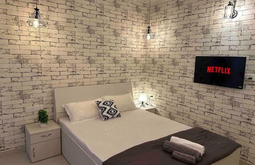 Koregaon Park Apartamento | Boutique Room in Koregaon Park. WiFi, Ac, Smart Tv