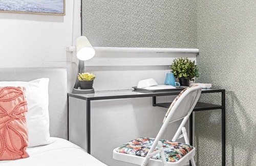 Granville Casa | Boutique Single Room - Centrally Located at Granville - Shared Bathroom