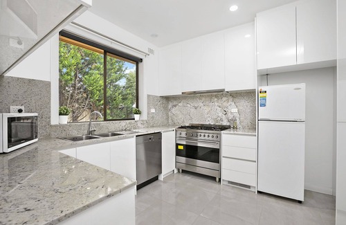 Brighton East Casa | Estilo boutique, 4 HAB, 2 baños, Bunglow, piscina en un terreno de 780 m 2 cerca de la playa de Brighton