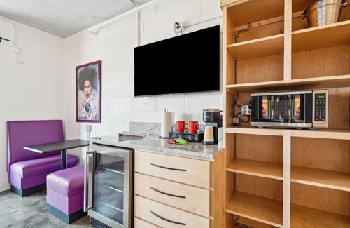 Folly Beach Hotel | Boutique Vera Hotel Room 201: King Room in the Heart of Folly Beach
