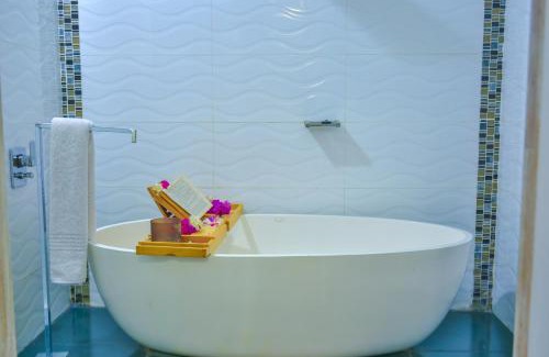 Trou d'Eau Douce Casa | Boutique Villa on the Rocks with Stunning Sea Views, Infinity Pool & Private Sea