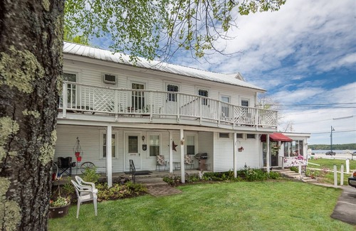 Naples Cabaña | Bove Cottage 1 -limit 3 1 Bedroom Cottage by RedAwning