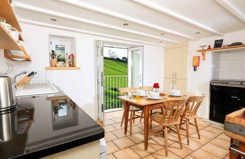 Salcombe Cabaña | CASA DE ARCO, admite mascotas en East Portlemouth, Ref 995266