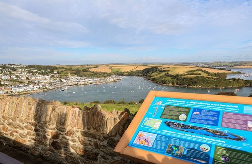 Salcombe Cabaña | CASA DE ARCO, admite mascotas en East Portlemouth, Ref 995266