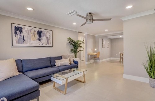 Englewood Casa | Bow-Tie Suite