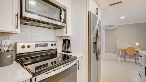 Englewood Casa | Bow-Tie Suite