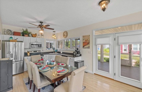 Ottawa Casa | Bow Wow on the River | 1 Bed, 1.5 Bath