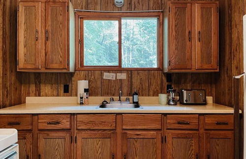 Sioux Narrows Nestor Falls Cabina | Bowerbird Beach Camp Cabin #5