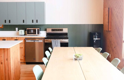 Arnes Cabina | Bowerbird Stays Cool & Cozy Cabin