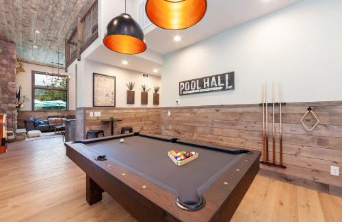 Wears Valley Casa | Bowling Waterfront Luxury MtnViews Pool Sleeps12
