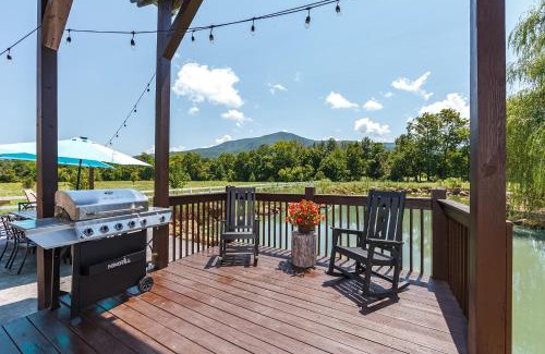 Wears Valley Casa | Bowling Waterfront Luxury MtnViews Pool Sleeps12