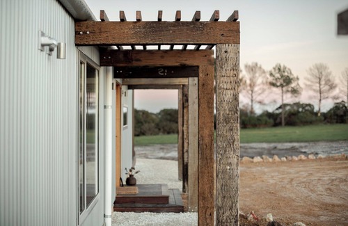 Myrup Cabina | Box Hill Esperance