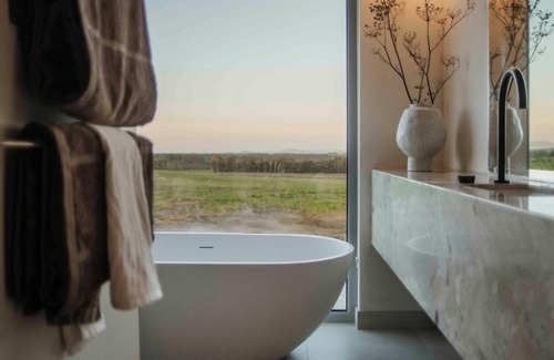 Myrup Otro | Box Hill Esperance CABIN YATE