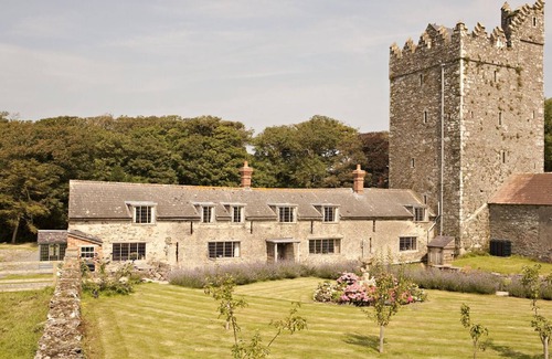 Tomhaggard Cabaña | Boxwell Cottage Norman Castle Cottages Bellamente renovado