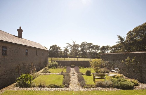 Tomhaggard Cabaña | Boxwell Cottage Norman Castle Cottages Bellamente renovado