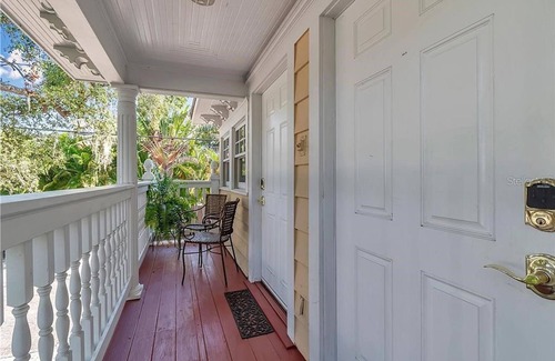 Historic Old Northeast Apartamento | Boyce Suite at ONE Inn: King Bed, Kitchenette, Near Downtown & Vinoy Park.