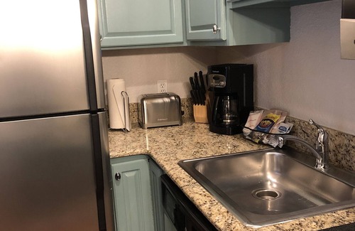 Boyne Falls Villa | Boyne Mountain Luxury 1 BR Full Kitchen Condo (A2)
