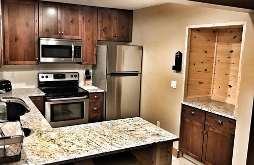 Boyne Falls Condominio | Boyne Mountain 5 dormitorios / 4 baños Disciples Village, Luxury + Starbucks!