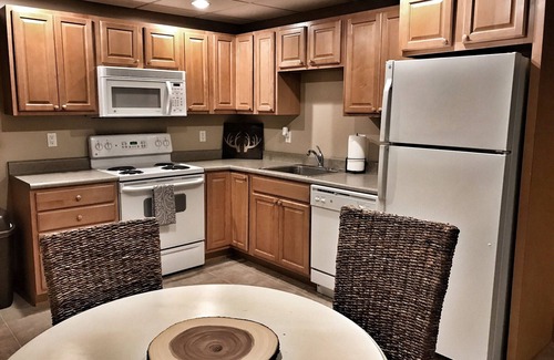 Boyne Falls Condominio | Boyne Mountain 5 dormitorios / 4 baños Disciples Village, Luxury + Starbucks!