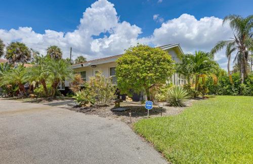 Boynton Beach Casa | Boynton Beachs Best! Family Home with Yard and Garden