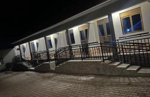 Western Region Casa | Boys II Men Executive GuestHouse