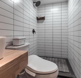 Yuzhong Hotel | Boys2men