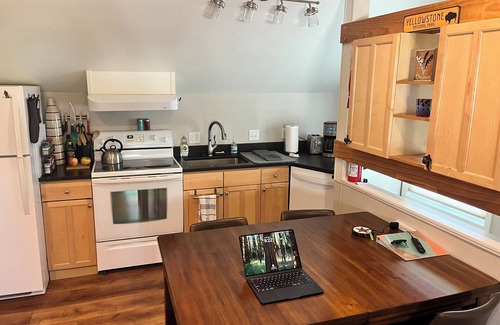 Bozeman Casa | Bozeman Adventure Hub-1 Bedroom w/ Garage