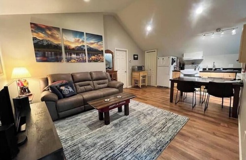 Bozeman Casa | Bozeman Adventure Hub-1 Bedroom w/ Garage
