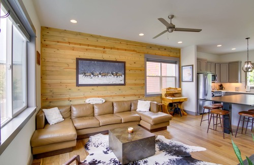Four Corners Casa | Bozeman Gem w/ Private Patio ~ 1 Mi to Hot Springs