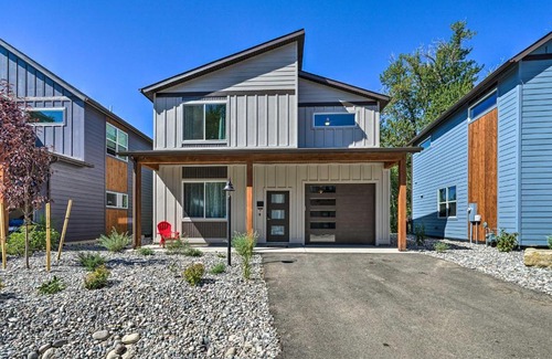 Four Corners Casa | Bozeman Home with Deck Walk to Fishing, Hot Springs