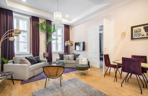 Vizivaros Apartamento | BpR Adagio Design Home with A/C