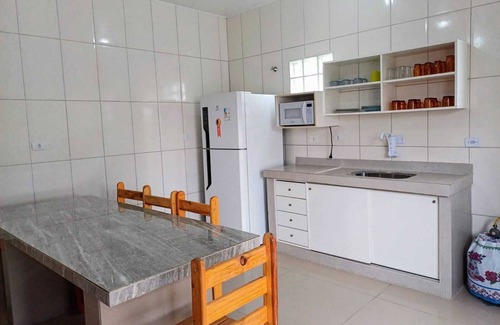 Guaratuba Casa | House 300 meters from Balneário Coroados Beach