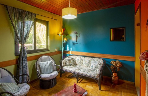 Colinas Capivari Casa | Romantic and Cozy House in Alto do Capivari, good internet
