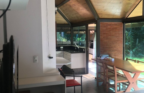 Aguas de Lindoia Casa | Beautiful little house that accepts pets