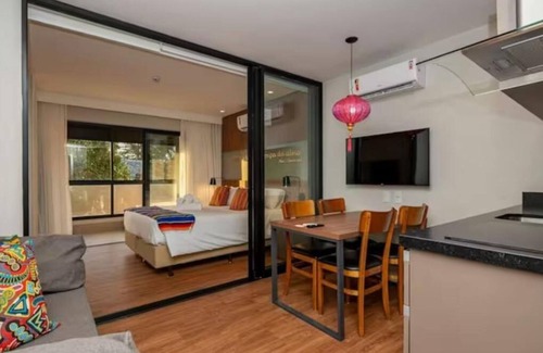 Campos do Jordao Hotel | SUITE WITH BALCONY, JACUZZI AND COMPLETE MINI KITCHEN.